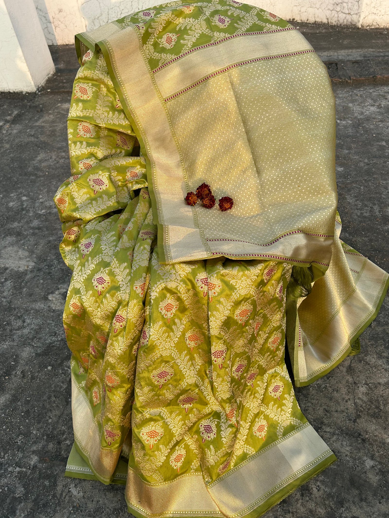 Kashikari – Luxury Banarasi Sarees: Tradition Woven with Elegance